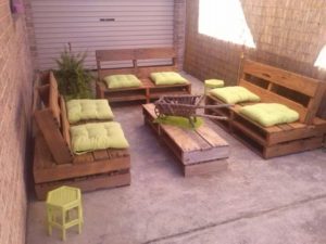 Zahradní paletový nábytek